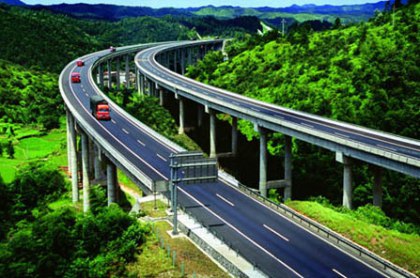 高速公路行車實用技巧，讓您輕松租車自駕游