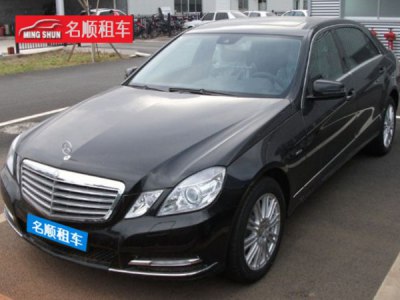 【轎車】奔馳E300
